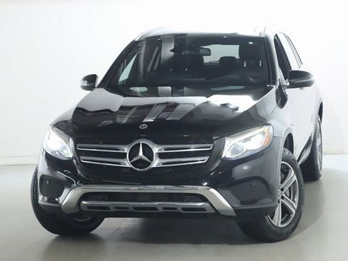 Used 2019 Mercedes-Benz GLC 350e 4MATIC image 2