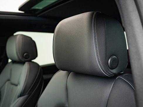 Used 2025 Audi Q5 2.0T Premium w/ Convenience Plus Package image 23