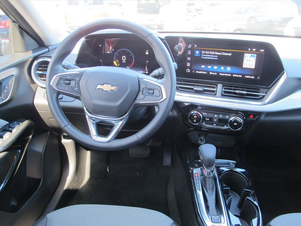 Used 2025 Chevrolet Trax LT w/ Driver Confidence Package FWD image 15