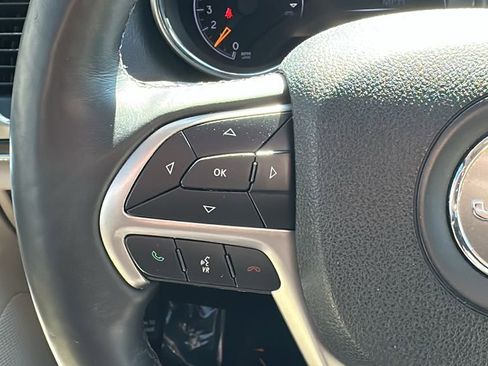 Used 2018 Jeep Grand Cherokee Limited image 16