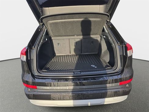 Used 2023 Audi Q4 e-tron Premium Plus image 12