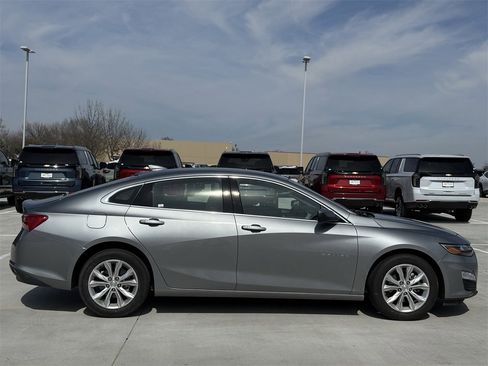 Certified 2025 Chevrolet Malibu LT image 3