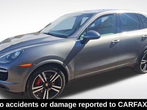 Used 2014 Porsche Cayenne Turbo image 3