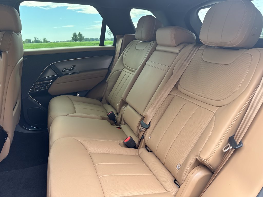 New 2027 Land Rover Range Rover Sport SE AWD/4WD image 13
