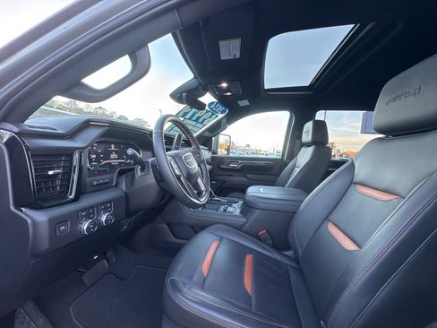 Used 2024 GMC Sierra 2500 AT4 w/ AT4 Premium Plus Package image 11