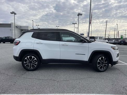 Used 2024 Jeep Compass Limited AWD/4WD image 2