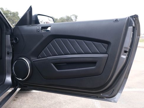 Used 2013 Ford Mustang GT Premium w/ Security Pkg image 20