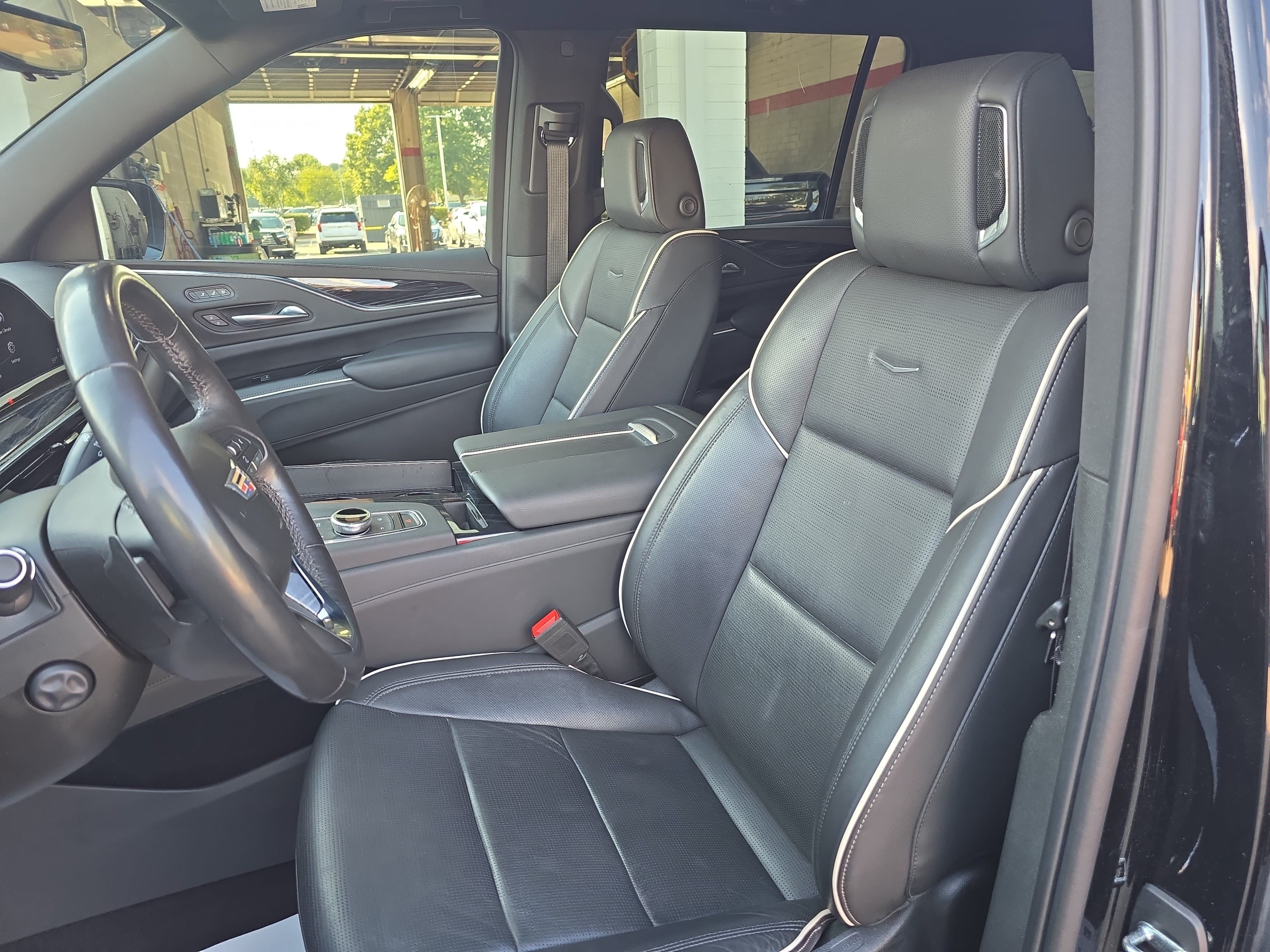 Used 2022 Cadillac Escalade ESV Sport w/ Touring Package AWD/4WD image 16