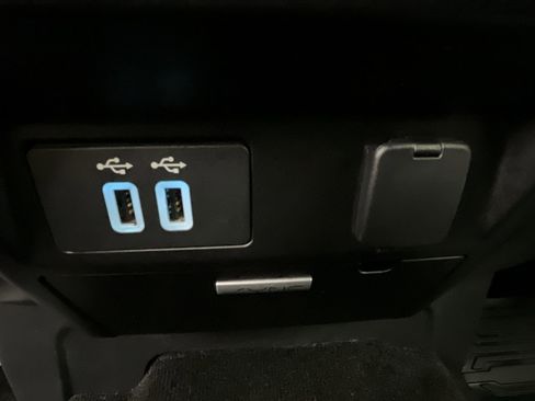 Used 2017 Ford F150 XLT w/ Equipment Group 302A Luxury AWD/4WD image 23