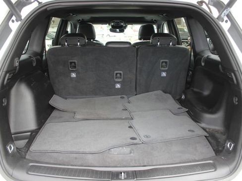 Used 2023 Jeep Grand Cherokee Altitude AWD/4WD image 25