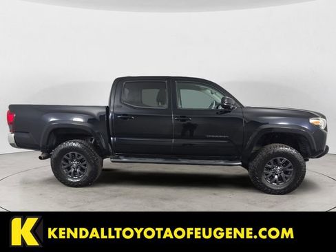 Used 2019 Toyota Tacoma SR5 w/ Exterior Package RWD image 6