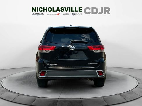 Used 2019 Toyota Highlander Limited AWD/4WD image 4