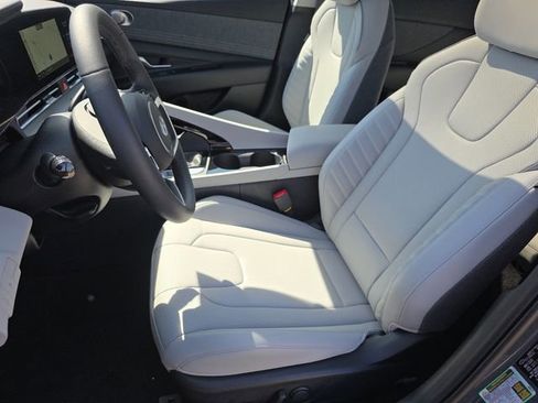 New 2026 Hyundai Elantra Limited FWD image 24