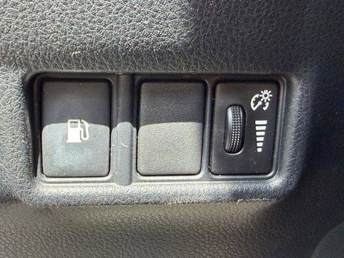 Used 2018 Toyota C-HR XLE FWD image 9