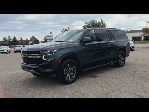 Used 2021 Chevrolet Suburban Z71 w/ Z71 Signature Package AWD/4WD image 29