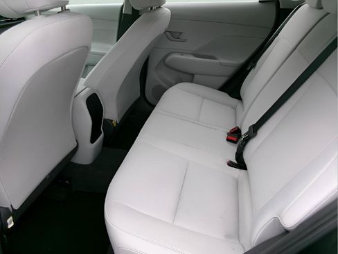 Used 2026 Hyundai Kona SE FWD image 9