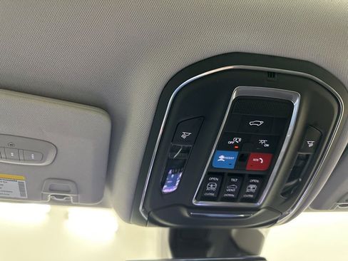 Used 2022 Jeep Grand Cherokee L Limited w/ Luxury Tech Group II image 43