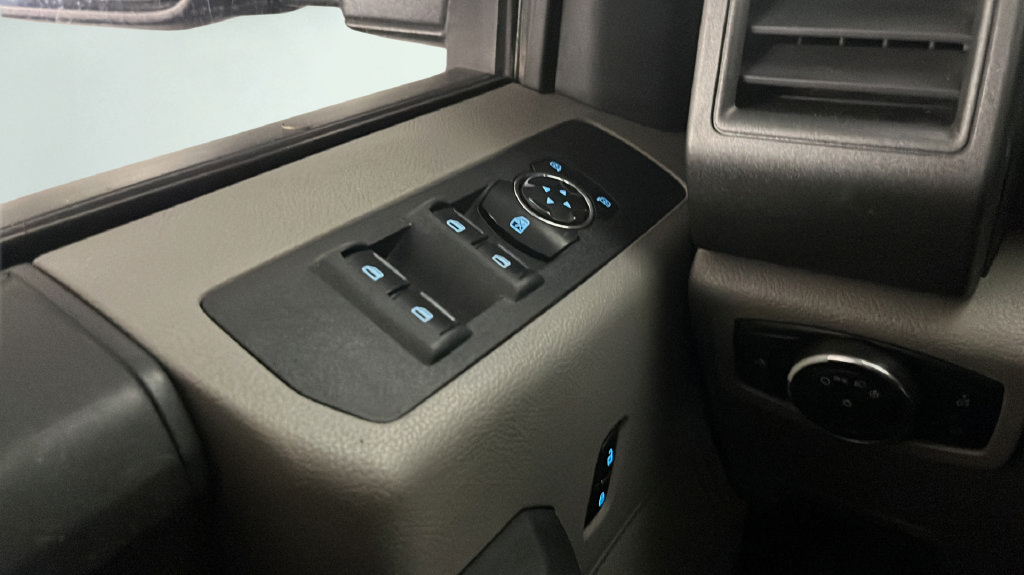 Used 2017 Ford F250 XL w/ STX Appearance Package AWD/4WD image 28