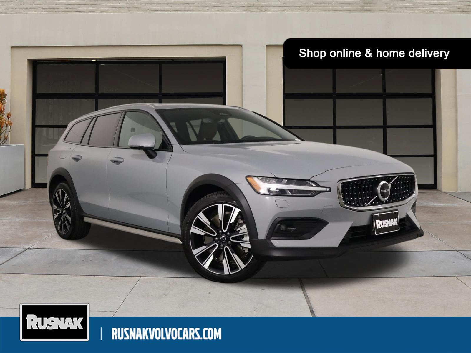 Used 2025 Volvo V60 B5 Cross Country Ultra AWD/4WD image 1