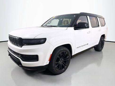 Used 2023 Jeep Grand Wagoneer Series III w/ Quick Order Packagew 28T image 3