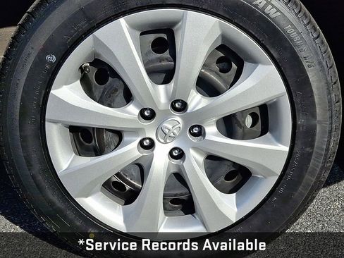 Used 2022 Toyota Corolla LE image 9