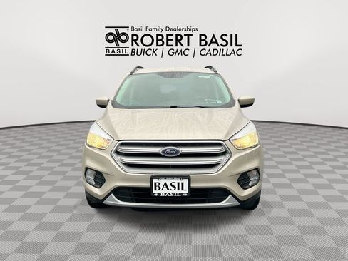 Used 2018 Ford Escape SE w/ SE Sync 3 Package AWD/4WD image 3