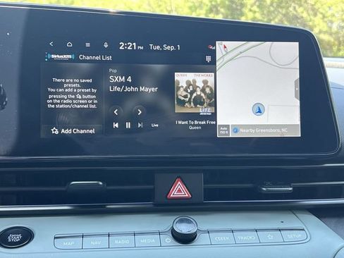 Certified 2025 Hyundai Elantra Limited FWD image 20
