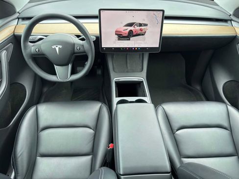Used 2022 Tesla Model Y Long Range AWD/4WD image 16