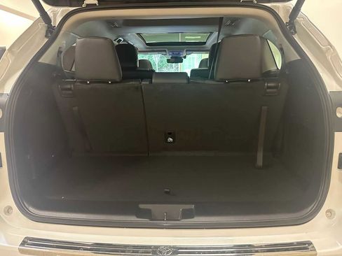 Certified 2025 Toyota Highlander Platinum image 31