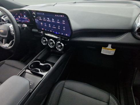 New 2025 Chevrolet Blazer EV LT image 17