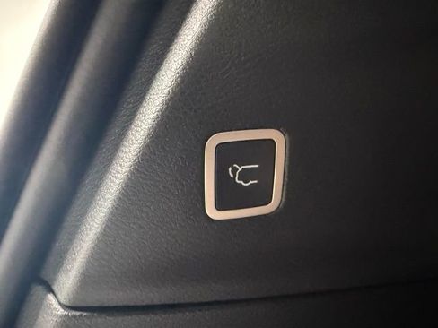 New 2026 Chrysler Pacifica Limited image 10