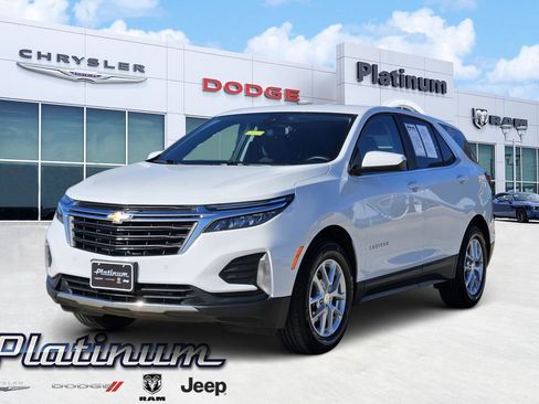 Used 2023 Chevrolet Equinox LT image 2