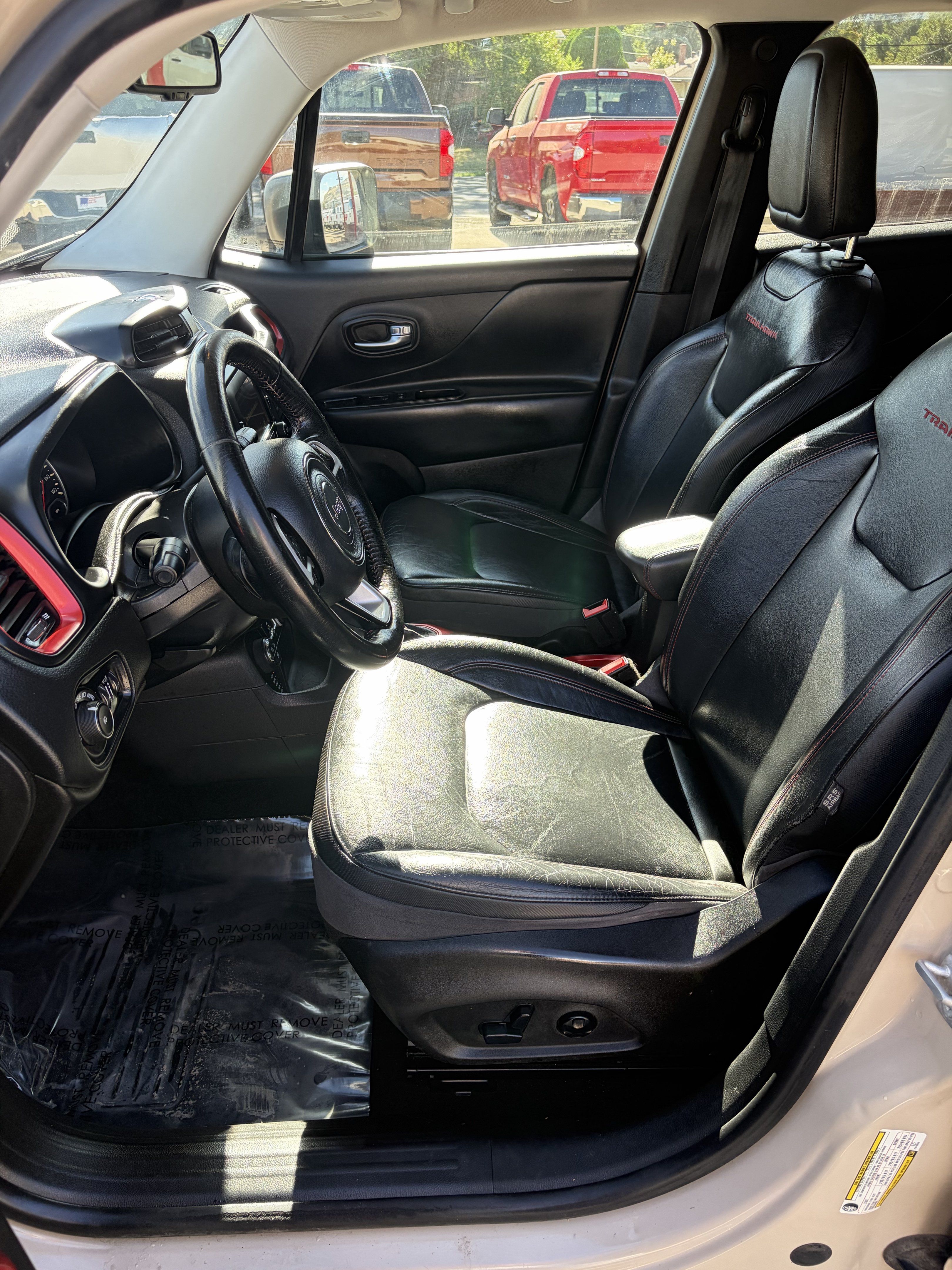 Used 2016 Jeep Renegade Trailhawk w/ Premium Trailhawk Package AWD/4WD image 15