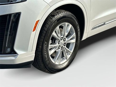 Used 2025 Cadillac XT6 Luxury image 29
