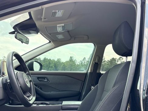 Used 2023 Nissan Rogue S FWD image 4