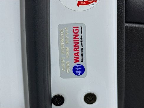 Used 2021 Chevrolet Suburban LT image 45