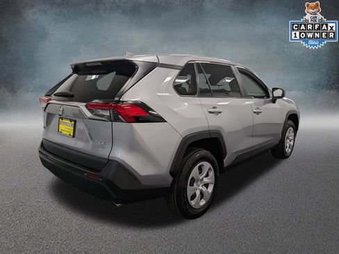 Used 2024 Toyota RAV4 LE AWD/4WD image 4