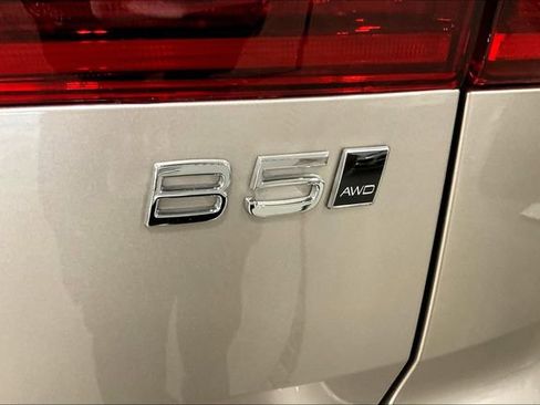 New 2026 Volvo XC60 B5 Ultra w/ Climate Package AWD/4WD image 9