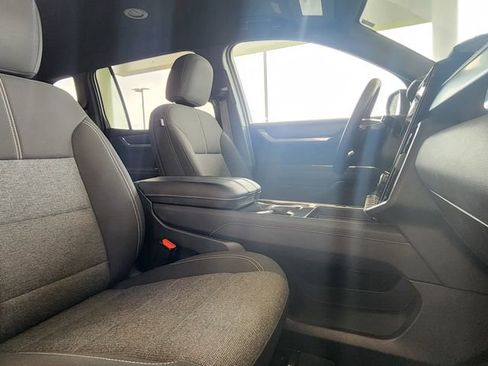 Used 2025 GMC Acadia Elevation FWD image 27