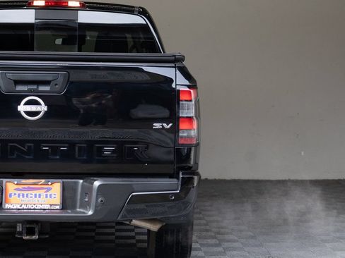 Used 2024 Nissan Frontier SV w/ SV Convenience Package RWD image 12