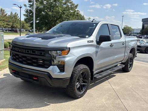 Used 2023 Chevrolet Silverado 1500 Custom Trail Boss w/ LPO, Dark Essentials Package AWD/4WD image 11
