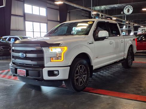 Used 2015 Ford F150 Lariat w/ Equipment Group 502A Luxury AWD/4WD image 3