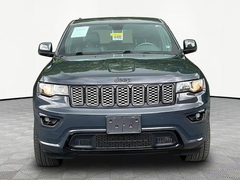 Used 2017 Jeep Grand Cherokee Altitude AWD/4WD image 2