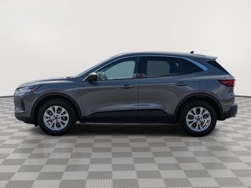Used 2023 Ford Escape Active w/ Tech Pack #1 AWD/4WD image 2