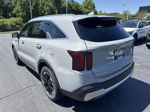 New 2026 Kia Sorento S FWD image 4