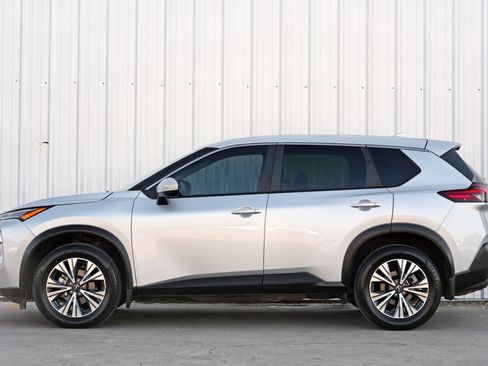 Used 2023 Nissan Rogue SV image 8