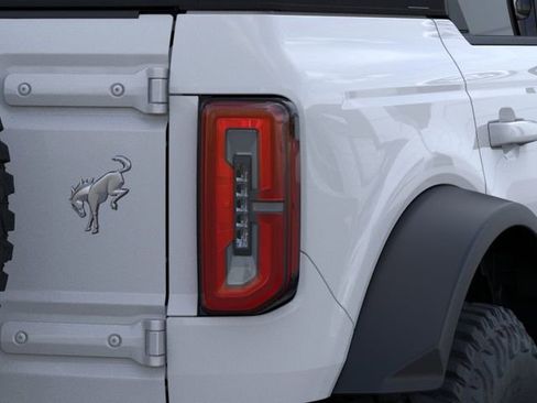 New 2025 Ford Bronco Outer Banks w/ Sasquatch Package image 23