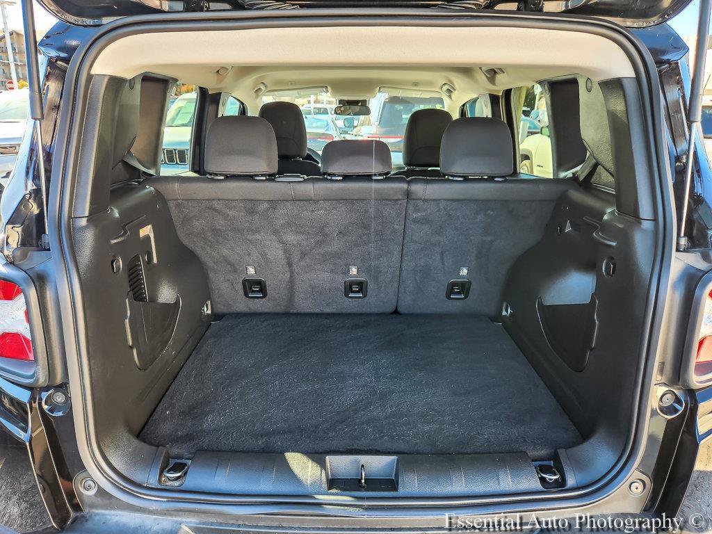 Certified 2023 Jeep Renegade Latitude AWD/4WD image 20