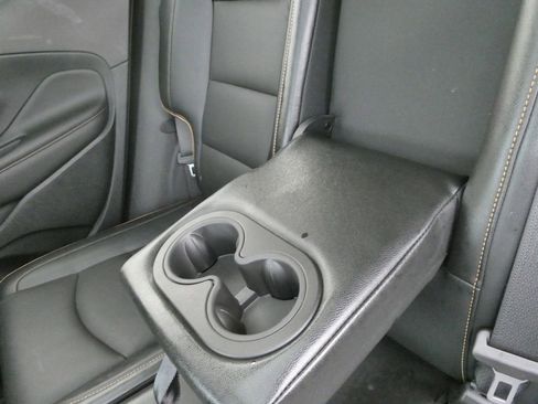 Used 2023 GMC Terrain AT4 w/ Infotainment Package II image 9