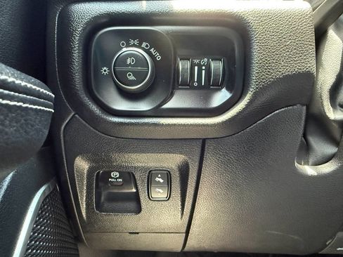 Used 2023 RAM 1500 Laramie AWD/4WD image 19